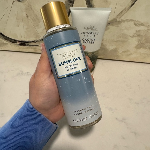 SOLD✨VICTORIA’S SECRET set 🤍 - Picture 7 of 9